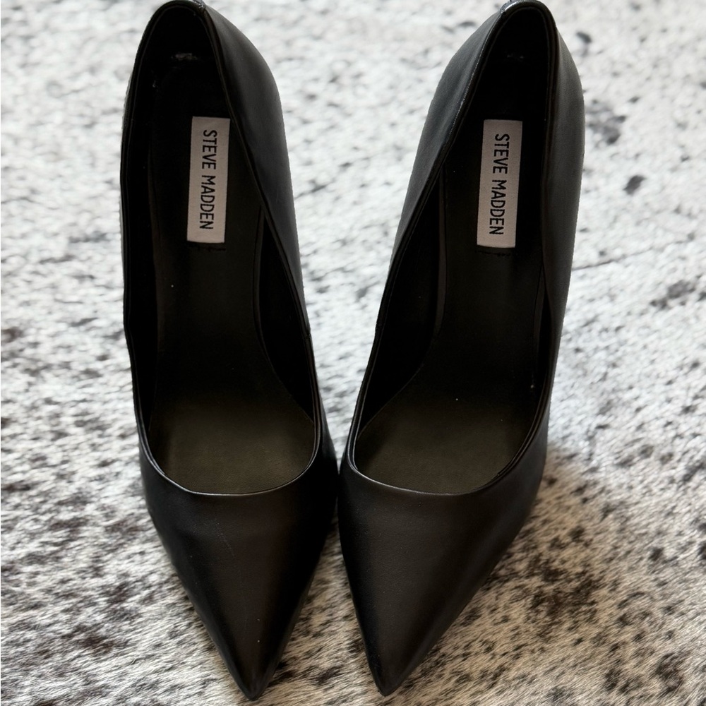 Steve Madden Classic Black Heels